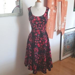 Aibeili Black Fit & Flare Retro Rose Print Maxi Dress Size Medium
